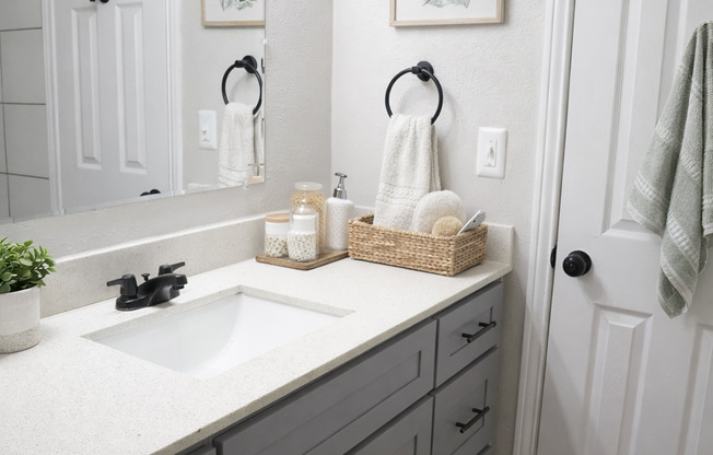 1 bed, 1 bath, 627 sqft, $1,100