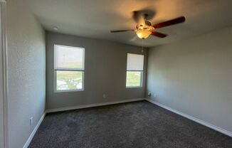 3 beds, 2.5 baths, $1,400, Unit 1*