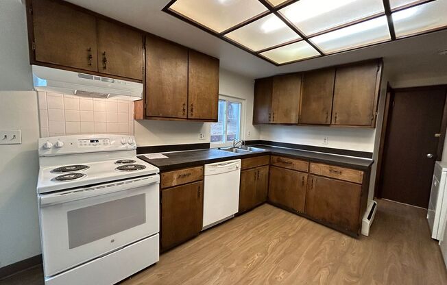 Charming Loveland Home with Lake Views