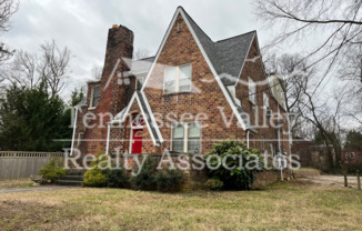 1 br/1 bath close to downtown Knoxville and UT campus!