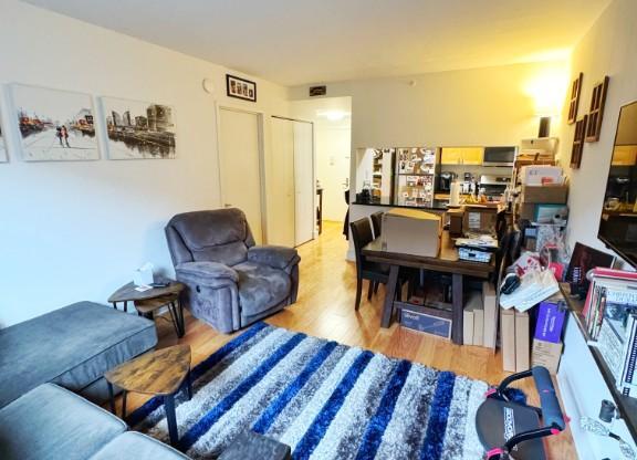 323 W 96 ST