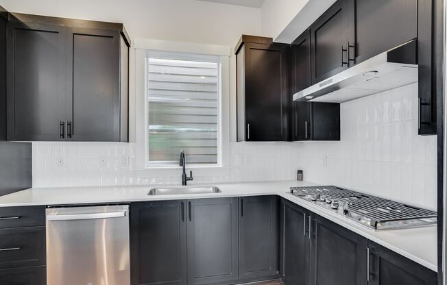 Beautiful New Build 4 Bed, 3 Bath Rental Home in River Terrace Tigard!