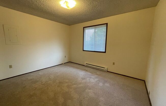 3 beds, 1 bath, $1,995