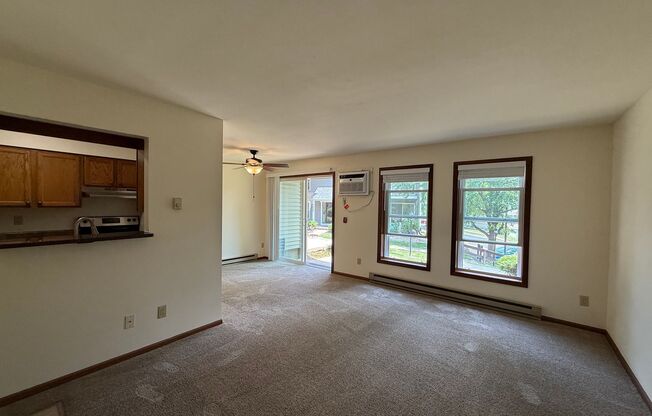 2 beds, 1 bath, 950 sqft, $1,775, Unit 7654CB