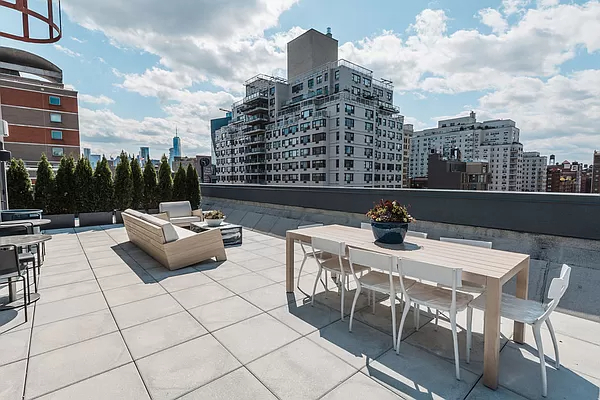 2 beds, 2 baths, $7,350, Unit 3A