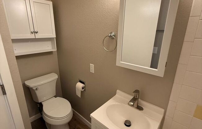 1 bed, 1 bath, 415 sqft, $1,395, Unit 32