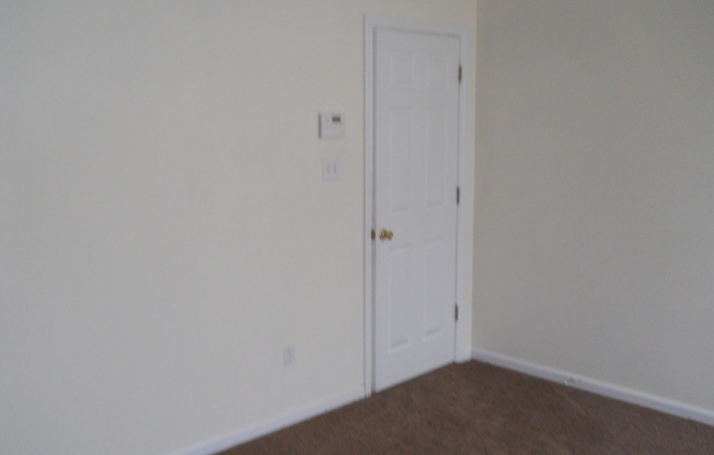 3 beds, 2 baths, $1,250