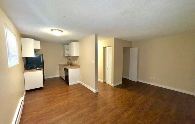 2363 EMPORIA ST