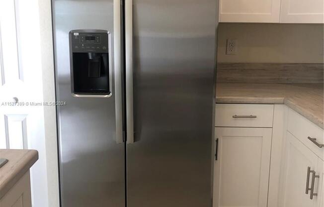 3424 W 113 ST