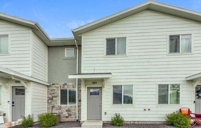 Stunning 3 Bed - 2.5 Bath Home in Ogden! Available Now!
