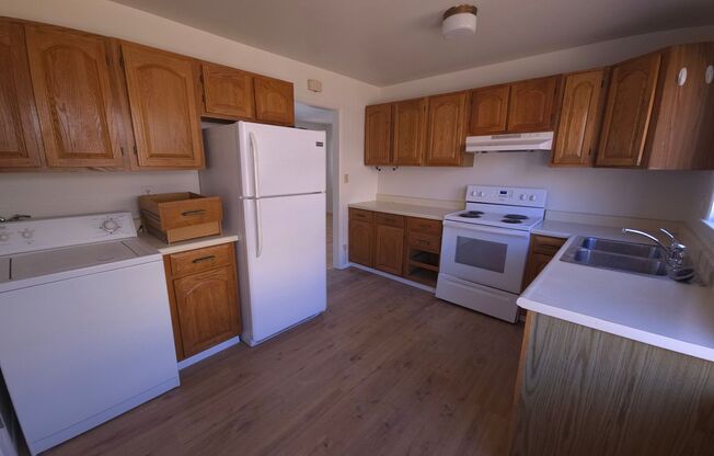 3 beds, 1 bath, $3,200