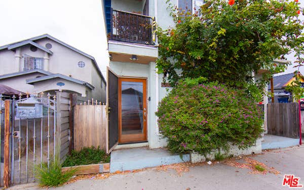 8703 S SAN PEDRO ST