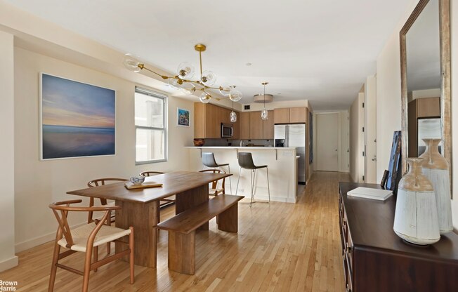 111 W 28 ST