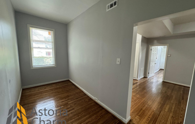 1 bed, 1 bath, $1,150, Unit 3508 Clifton Ave Unit B2