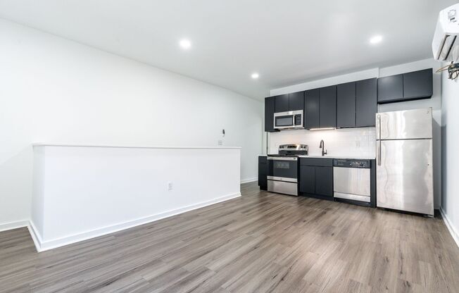 1 bed, 1 bath, 457 sqft, $1,345, Unit 33