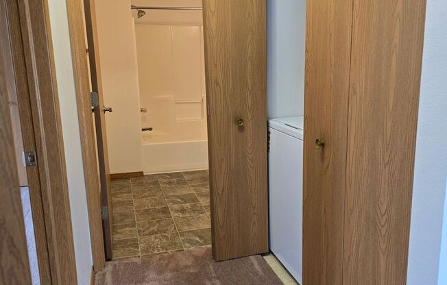 2 beds, 1 bath, 850 sqft, $1,259, Unit PL   7506