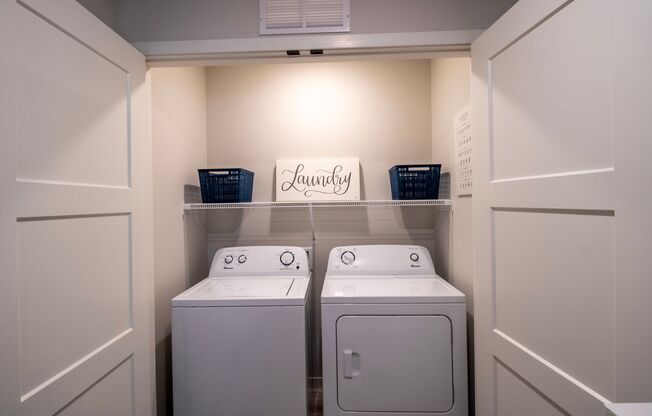 3 beds, 2.5 baths, 1,700 sqft, $2,695, Unit 1213