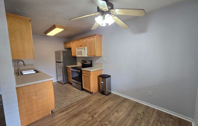 2 beds, 2 baths, $2,500, Unit #26