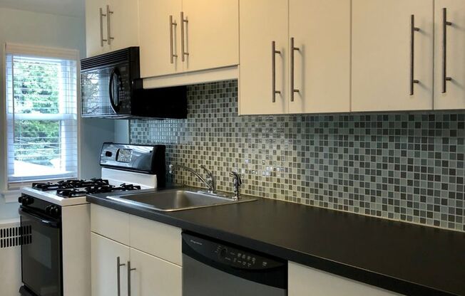 For Rent: Charming Residence on Ridge Ave