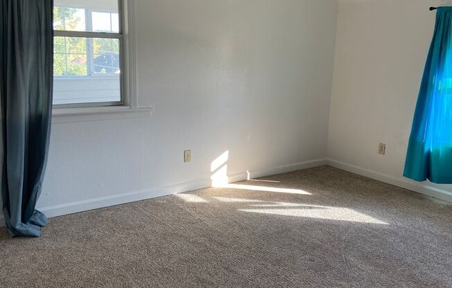 2 beds, 1 bath, $2,200