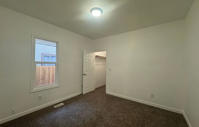 2 beds, 1 bath, $1,200