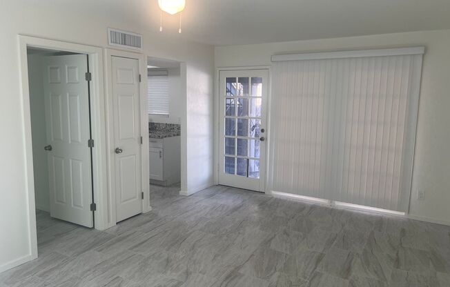 FULLY REMODELED 1 BED. APT. / AVAILABLE FOR SELF VIEWING!