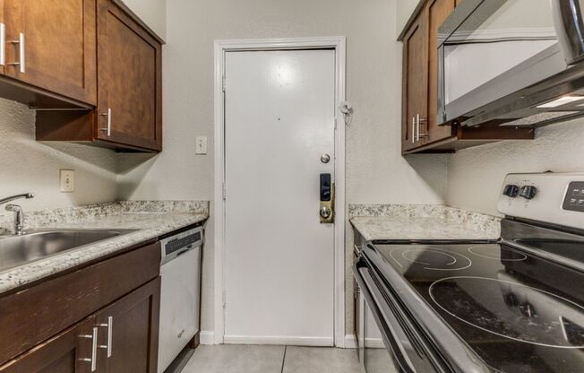 1 bed, 1 bath, 650 sqft, $1,050, Unit 206