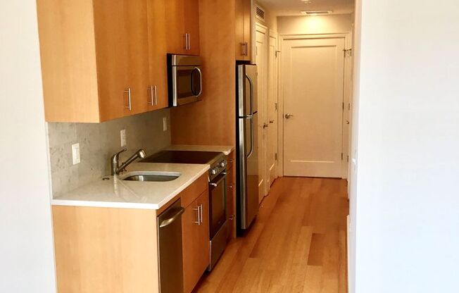 Studio, 1 bath, $2,400, Unit 710