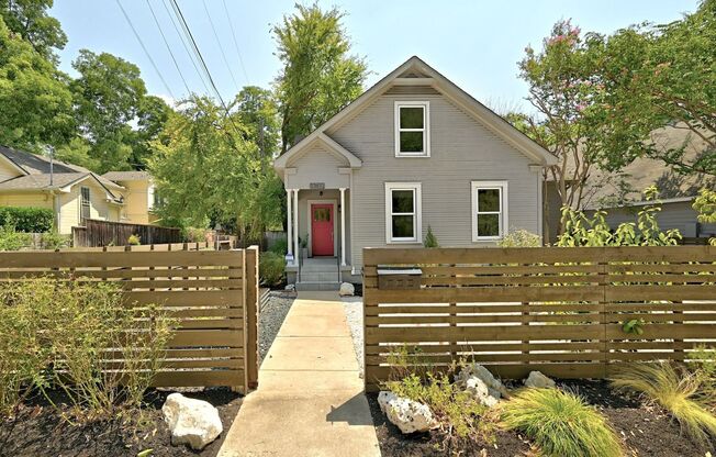 Gorgeous Renovated Hyde Park Home offering the perfect Work/Life Balance