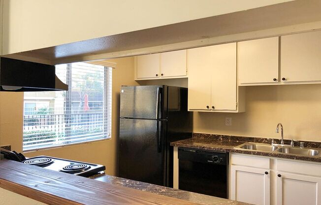 3 beds, 1.5 baths, 1,325 sqft, $2,625, Unit H04