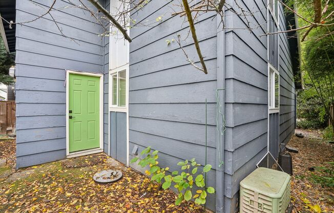 3 beds, 1.5 baths, 1,246 sqft, $2,199, Unit 2611-1