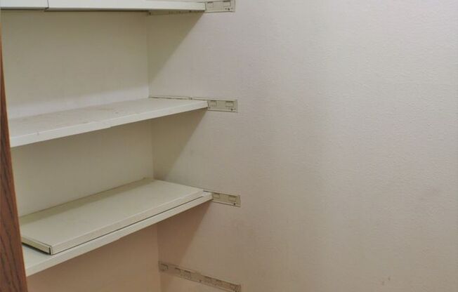 2 beds, 2 baths, 750 sqft, $1,195, Unit #04