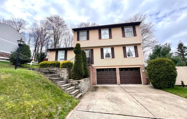 Beautiful Home - 3 Bedroom 2.5 Bathroom - Pittsburgh