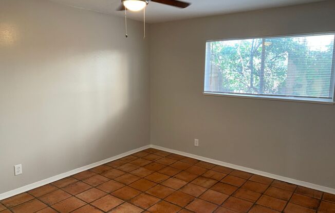 2 beds, 1 bath, $1,595, Unit 7