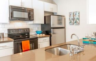 San Tropez Apartments & Townhomes