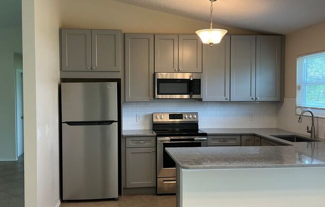 Beautiful  3 / 2  rental home
