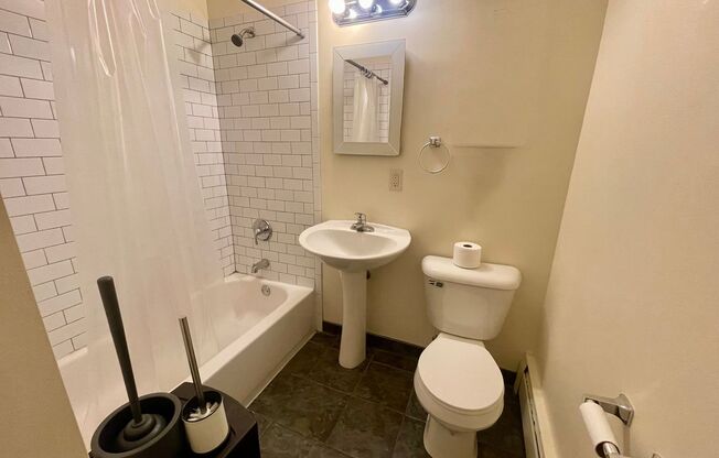 Studio, 1 bath, $750, Unit 112