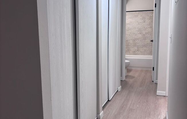 2 beds, 1 bath, 735 sqft, $1,375, Unit 5701-25