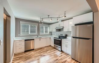 Amazing 3bed/1bath Fourplex with Backyard!