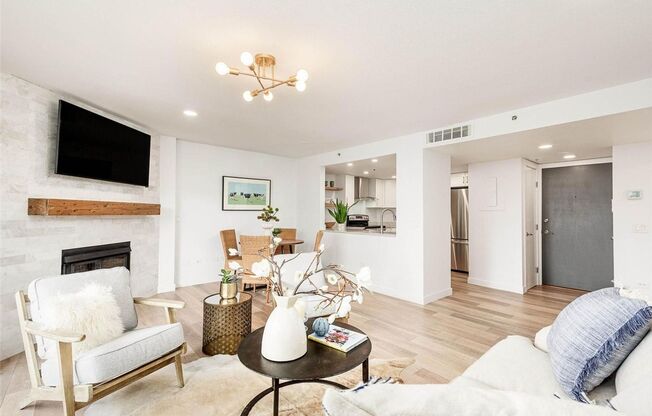 Gorgeous 1 Bedroom in Cherry Creek - 2 weeks free rent if application received in 24 hours of showing!
