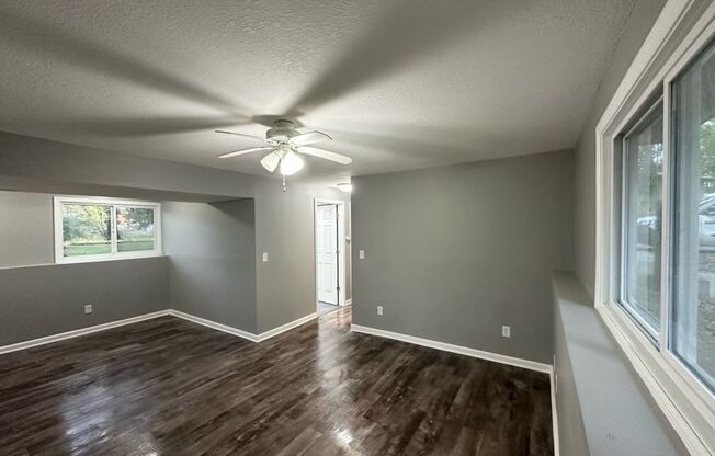 Gorgeous Single Family Home in Brooklyn Park!