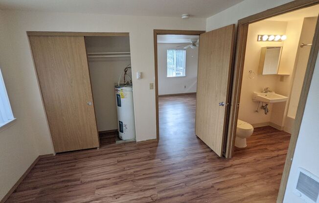 1 bed, 1 bath, 650 sqft, $1,195, Unit 11
