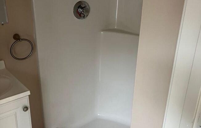 2 beds, 2 baths, $2,100, Unit 336