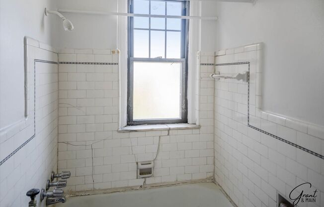 Studio, 1 bath, $695