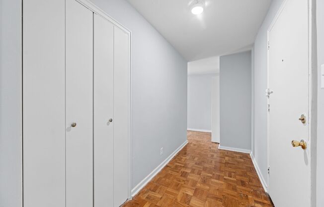 2 beds, 1 bath, 930 sqft, $1,625, Unit 415