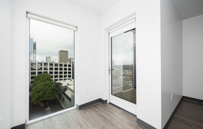 2 beds, 2 baths, 987 sqft, $1,750, Unit 412