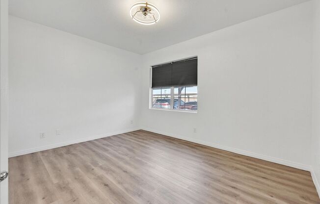 3 beds, 2 baths, $1,700, Unit Unit 1127