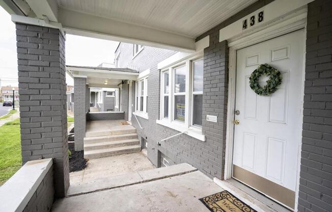 438 COLUMBIAN AVE