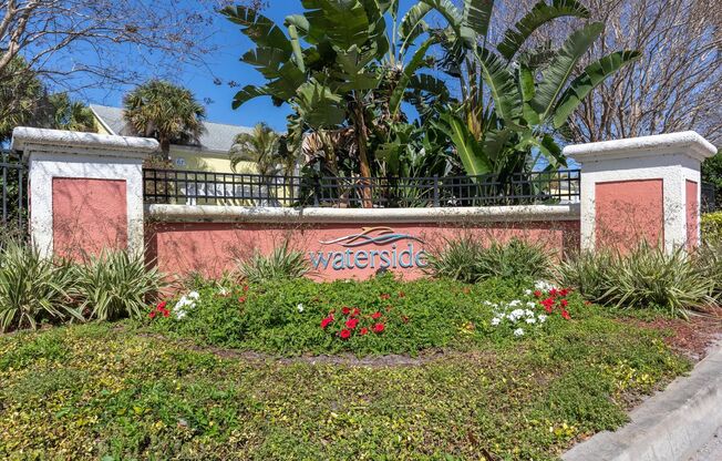 2 beds, 1 bath, $2,100