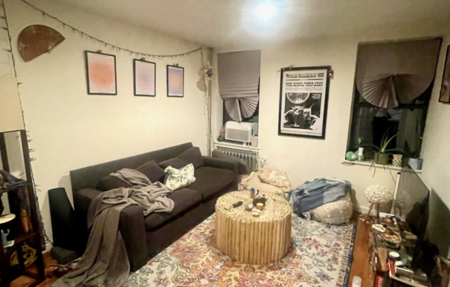 2 beds, 1 bath, $3,095, Unit 6